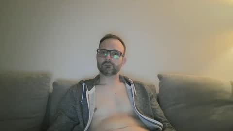 kleinyves online show from May 19, 6:58 pm