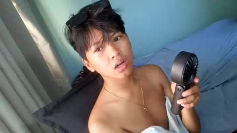 Kreamypiee 69 online show from July 18, 7:25 am