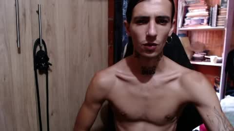 kyleer77 online show from May 30, 7:36 pm