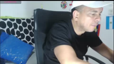 latinmartin254 online show from July 4, 4:59 am