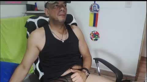 latinmartin254 online show from July 19, 1:39 pm