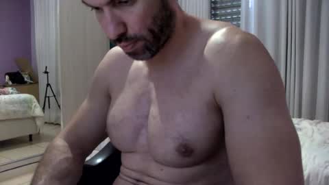 LEO PECS online show from June 1, 7:25 pm