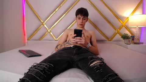 LION FOSTER online show from May 26, 5:36 am