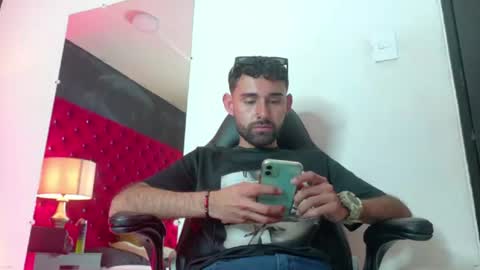 loganfoxx_ online show from June 26, 11:18 pm