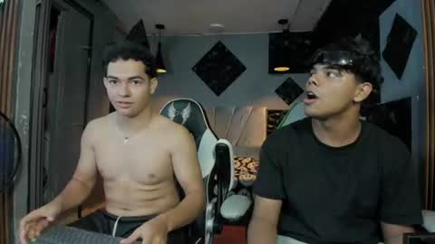 mr_mois online show from July 7, 7:23 am
