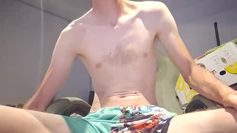 mrbigcock4206980 online show from May 26, 4:14 pm
