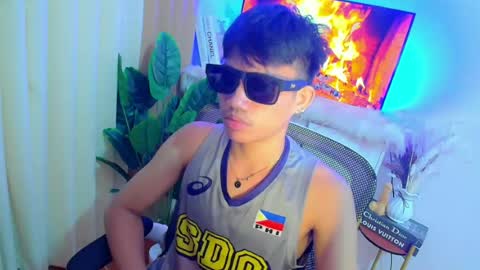 Hi im ariel online show from June 19, 3:17 pm
