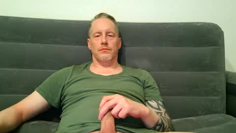 olavdelux online show from July 1, 8:20 pm