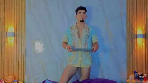prince_arthur77 online show from July 11, 2:52 pm