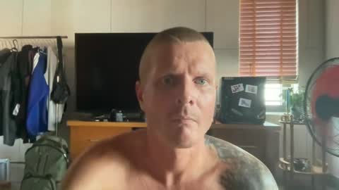 rabbit_eyes69 online show from June 21, 5:35 am