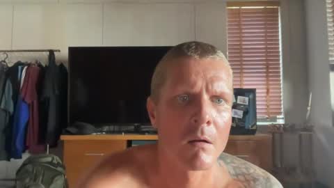 rabbit_eyes69 online show from July 9, 9:13 am