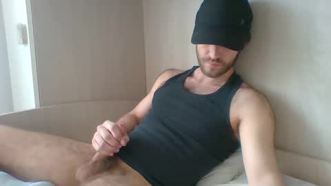 randomguy_42 online show from May 10, 11:11 am