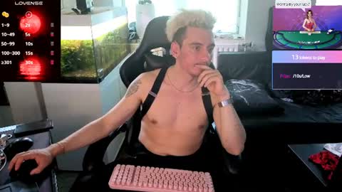 Rayzel online show from July 1, 4:52 pm