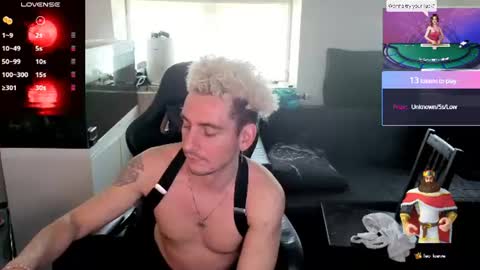 Rayzel White online show from July 3, 3:18 pm