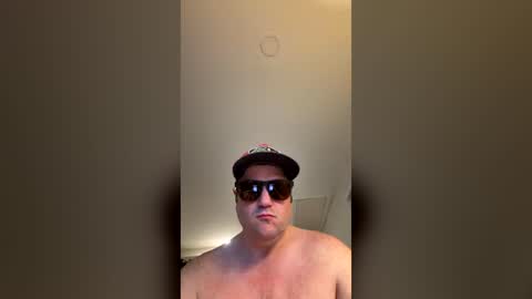 rodgie_dodgie073 online show from July 14, 4:49 am