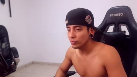 saenz_hotx online show from August 7, 2:18 am