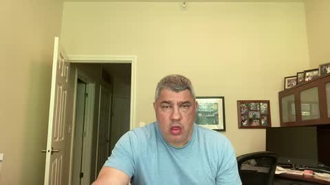 Chicago Guy online show from July 7, 7:39 pm
