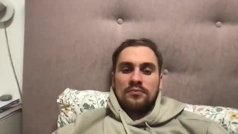 theonetojerkwith online show from February 8, 5:39 pm