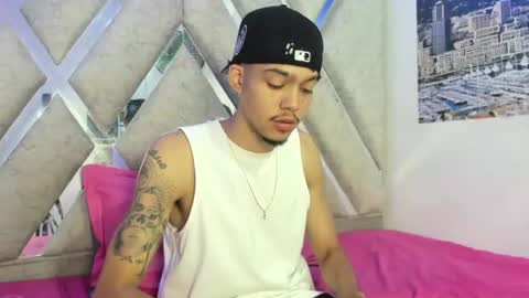 Thiago online show from July 3, 8:13 pm