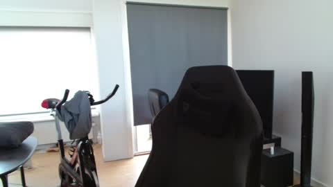 thomas806035 online show from July 14, 12:11 pm