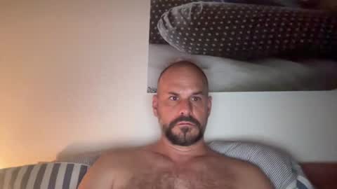 zurichcouple online show from August 6, 9:54 pm