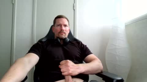 tomfin95 online show from July 8, 9:46 am