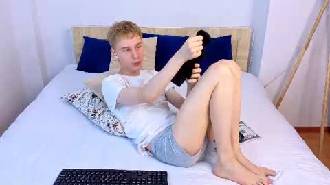Max online show from July 3, 11:49 am