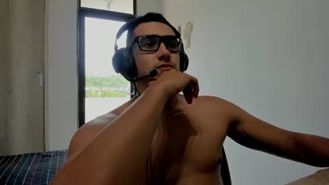 travis bakerr online show from July 22, 8:12 pm