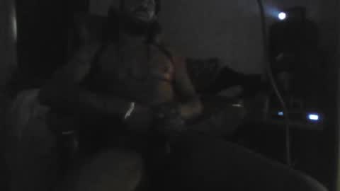 10Thickness online show from May 24, 6:25 pm