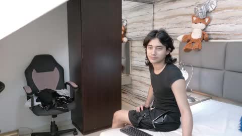    online show from June 9, 4:25 am