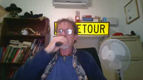 whiteboomer online show from June 17, 8:38 am