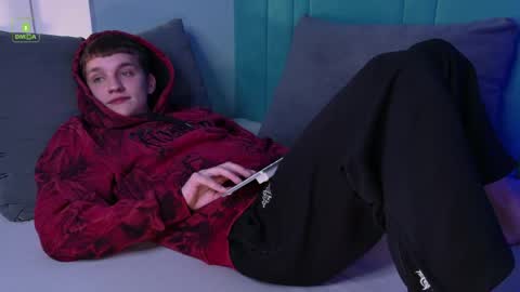 WILLIAM online show from May 7, 9:15 pm