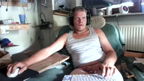 ynghotgerman92 online show from July 30, 12:59 pm