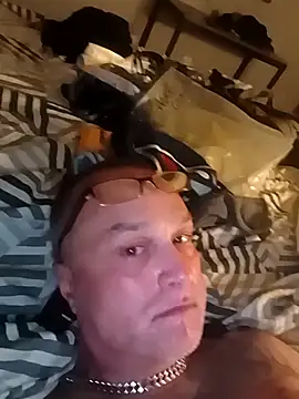 sissfukboi72 online show from July 3, 8:46 pm