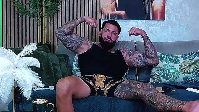 masterkingofmusclee online show from July 20, 8:20 am