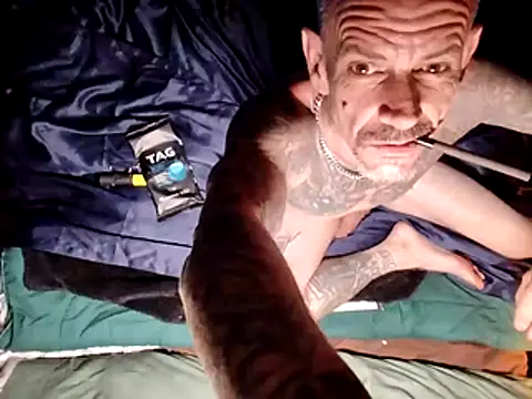 deepstroker42071 online show from May 31, 8:48 am