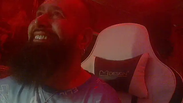 maseurbeardedpig online show from August 2, 8:40 pm