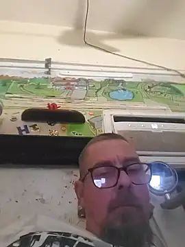 samnmike online show from April 29, 9:58 am