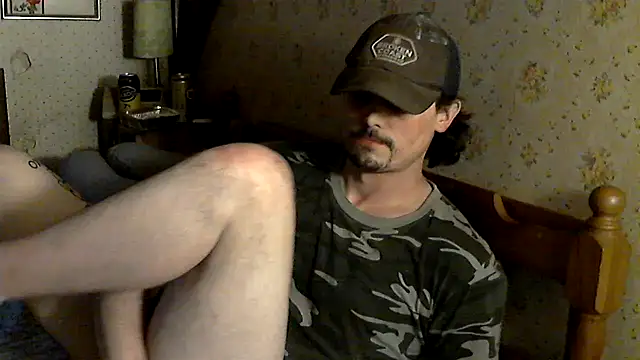 JustTylerr online show from May 17, 9:27 am