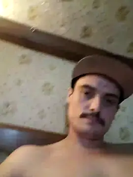 JustTylerr online show from August 4, 9:26 am