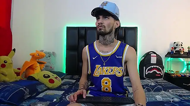 Brutal Sex Fucking online show from June 24, 10:01 pm
