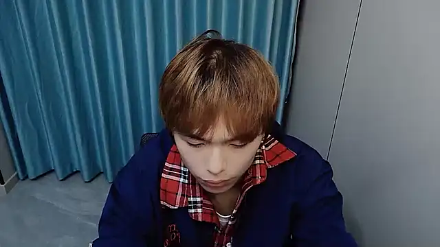 xiaottt1918 online show from April 1, 1:41 pm