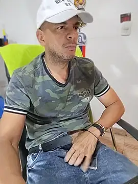 latinmartin73 online show from July 13, 4:31 pm