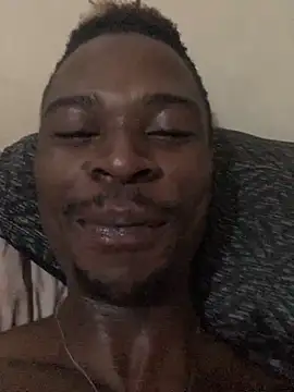 eyoItsRiley online show from June 21, 2:39 am