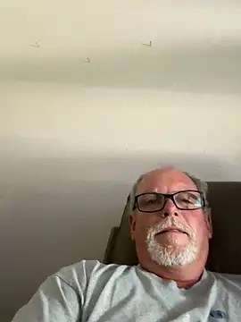 wildrocket02 online show from June 12, 2:26 pm