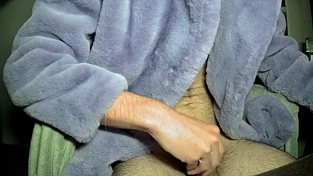 onesieboyx online show from June 11, 7:01 pm