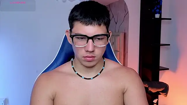 JamesCr  online show from July 21, 12:40 pm