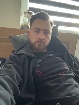 heyhihelloboy online show from March 3, 1:59 pm
