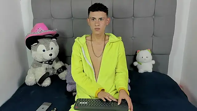 jeims hotboy online show from July 3, 7:03 am