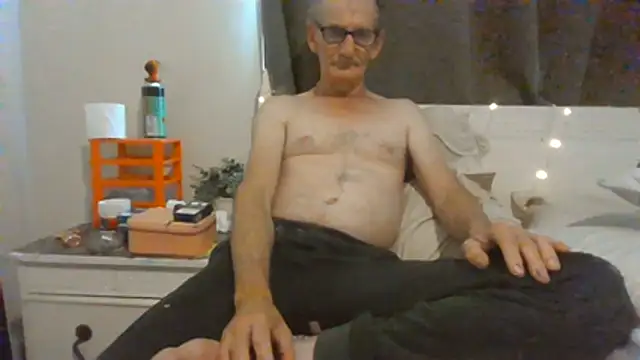 Lovyourpuss online show from August 10, 12:27 am